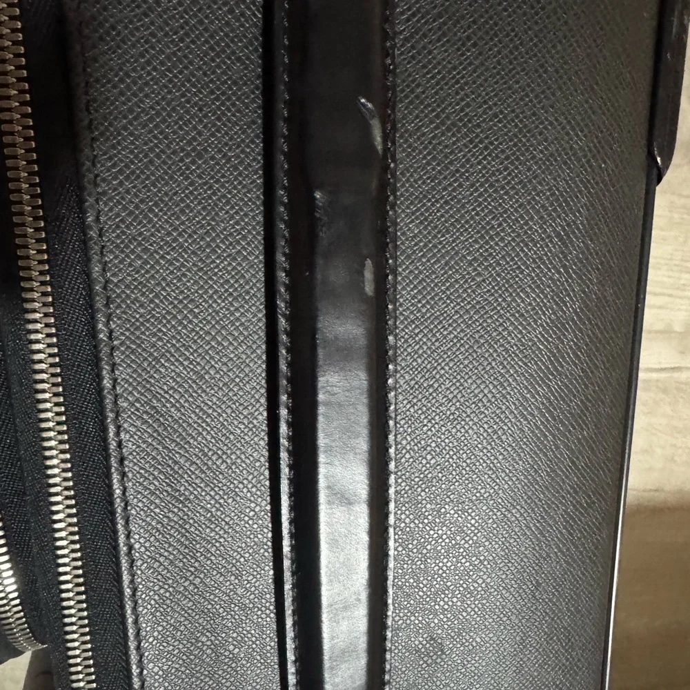 LOUIS VUITTON Taiga Pégase Business 55